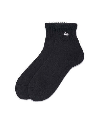 無地クォーターロゴソックス | PLAIN QUARTER LOGO SOCKS