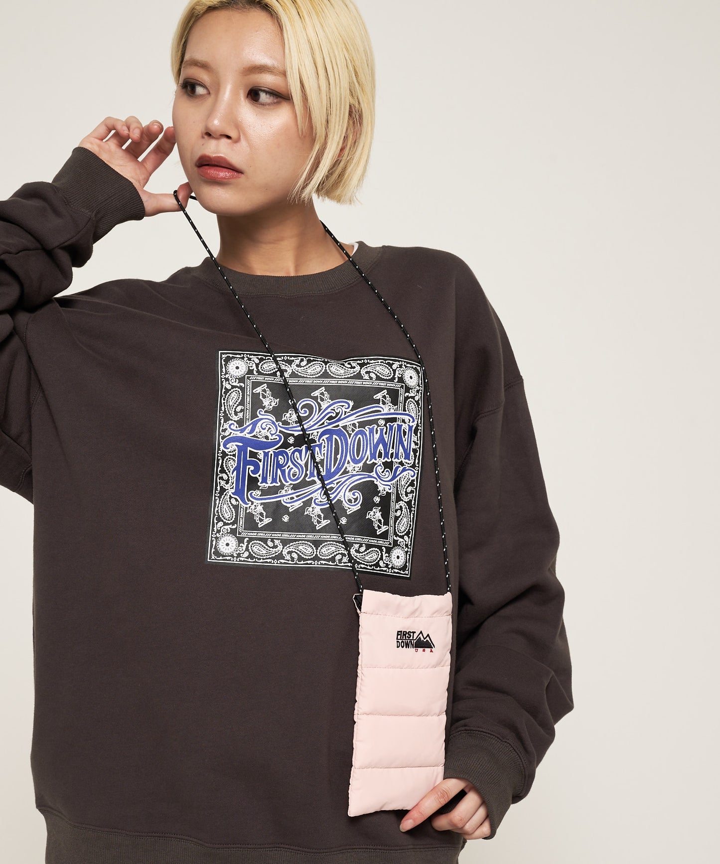 リバーシブル ダウンポーチ | REVERSIBLE DOWN POUCH